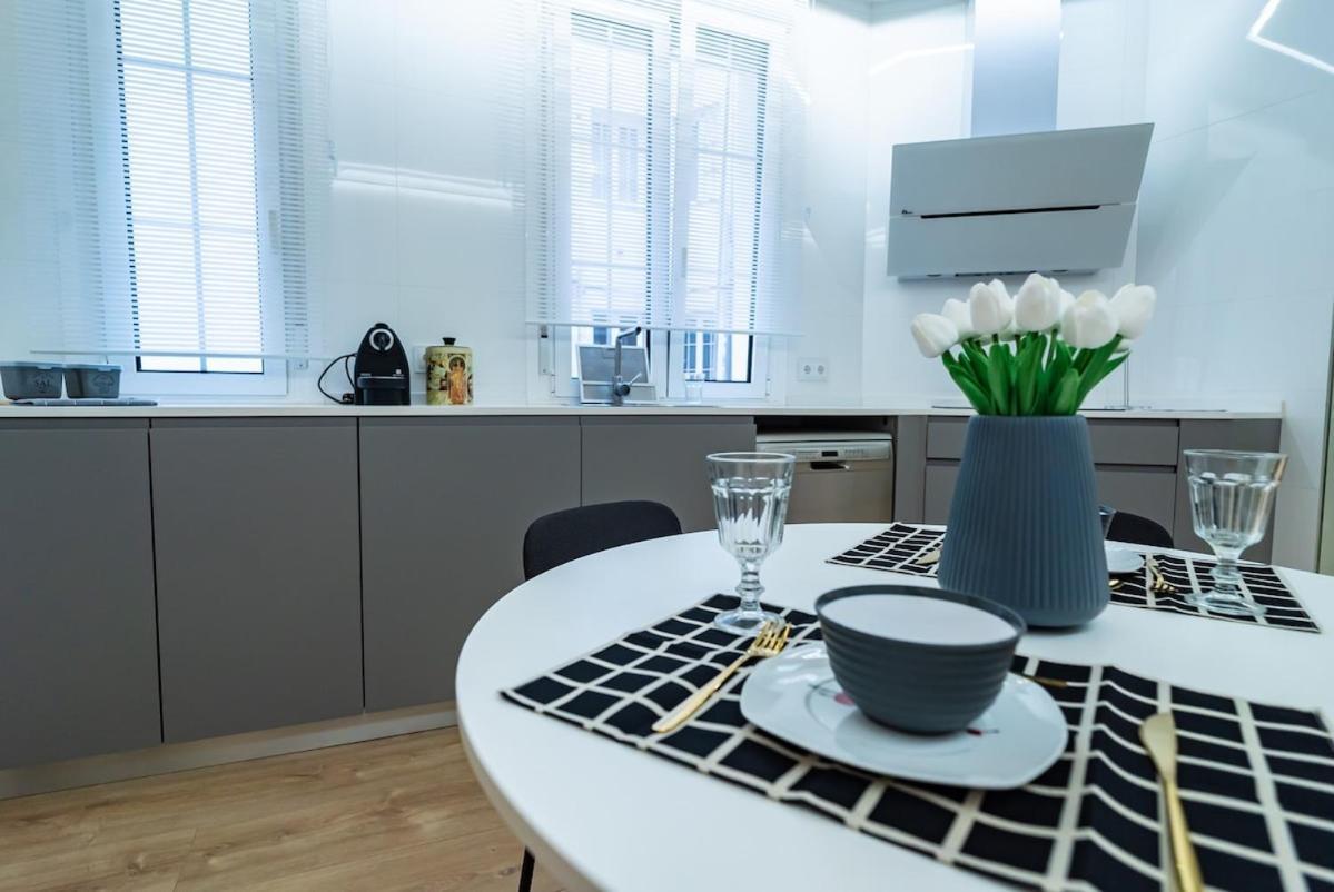 Lujoso Y Amplio Apartamento Con Parking Incluido León Eksteriør bilde